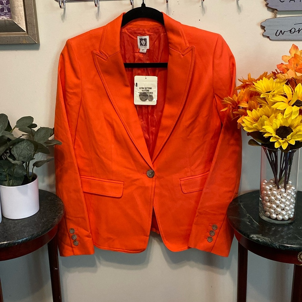NWT Anne Klein Blazer in Orange. One Button Front. Lined. $169 Retail. Sz 8P.
